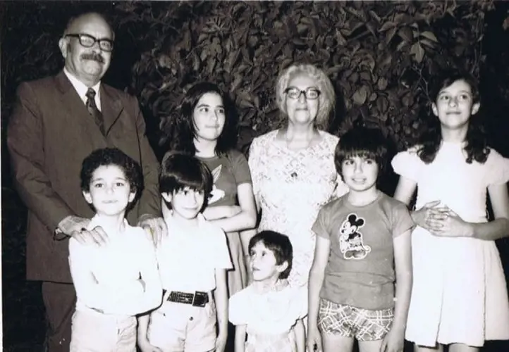 The picture of Young Mava Moayyed with her family.