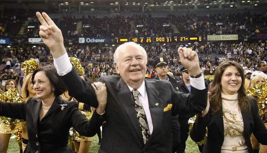 Tom Benson celebrates with his wife Gayle and granddaughter Rita Benson LeBlanc after his team defeated the New York Giants during their NFL football game at the Louisiana Superdome on October 18, 2009, in New Orleans, Louisiana.