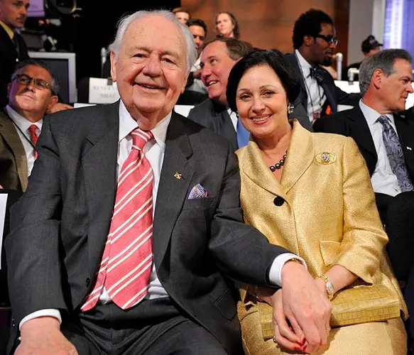 Tom Benson and Gayle got married on 2014 October 22.