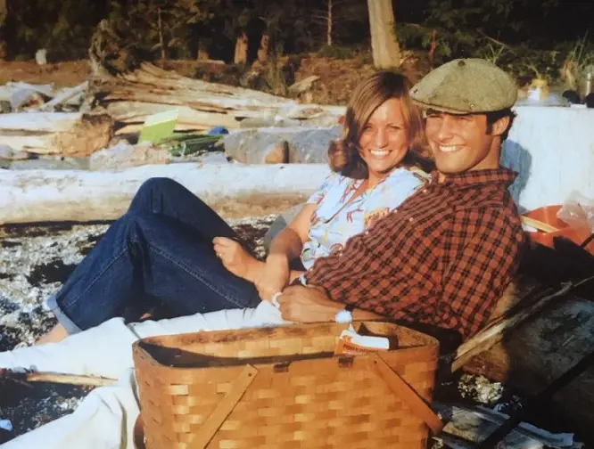 Jay Inslee posted high school picture with his wife, Trudi Inslee and mentioned 'Nothing better than leaning on a log and listening to the waves.'